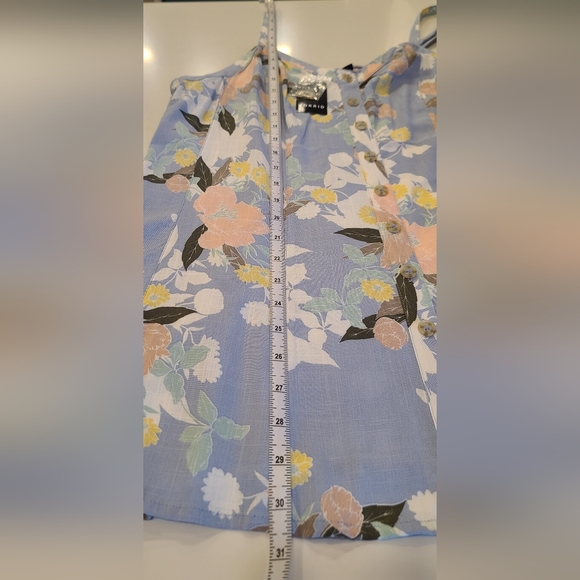 NWT - Torrid Soft Blue Floral Button-Front Tank Top – Size 00 (M/L - Size 10) - Picture 13 of 17
